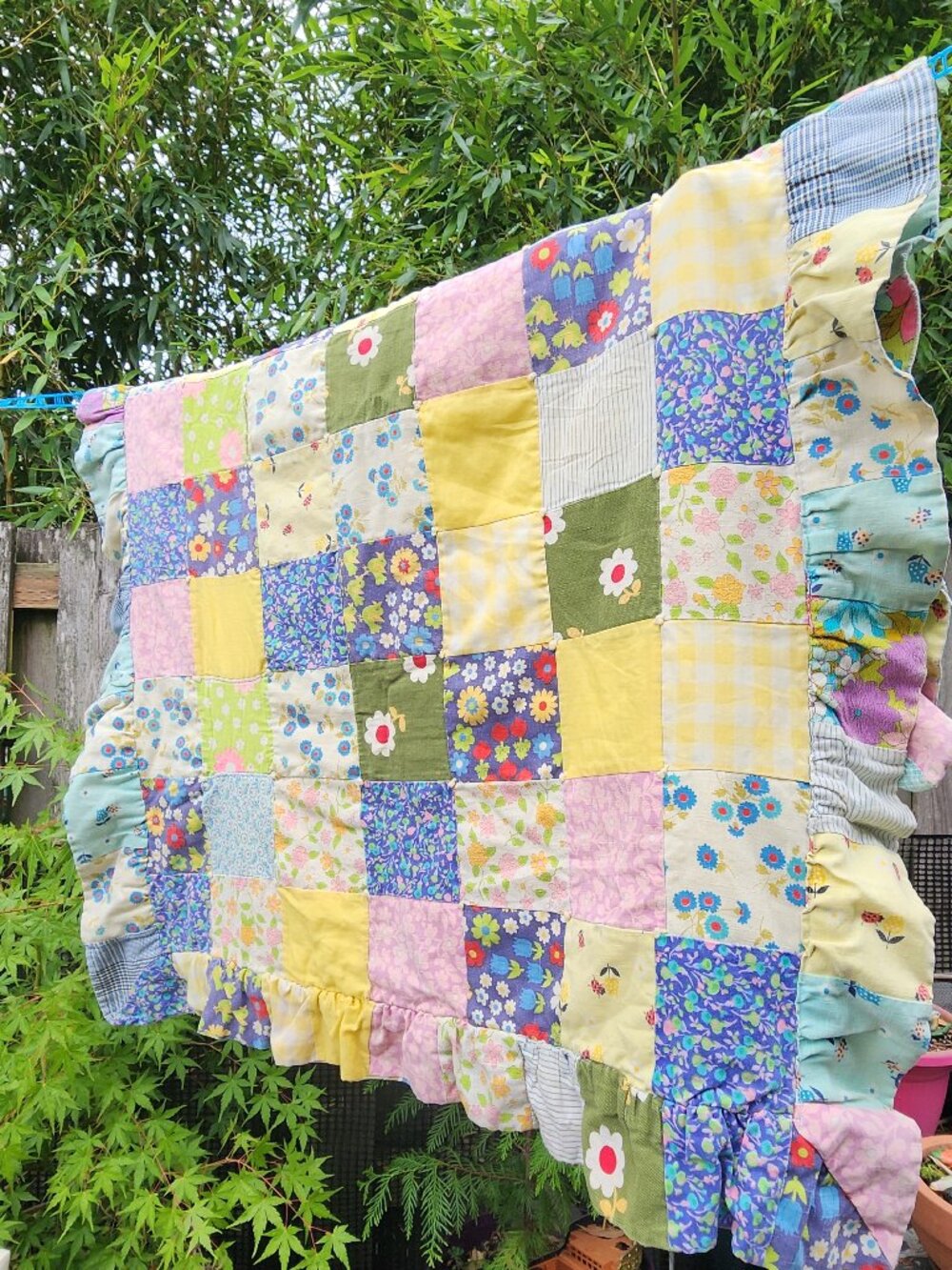 Vintage 1970s baby blanket quilt homemade by my Granny Hazel W 🌼 🌸 Antique